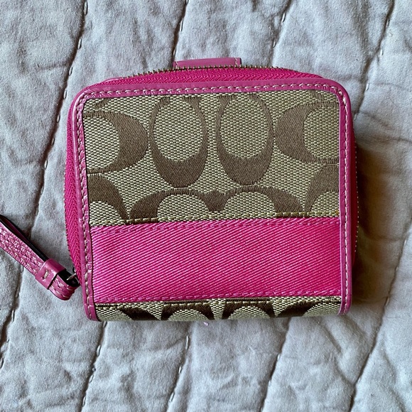 Coach Wallet - Picture 2 of 4